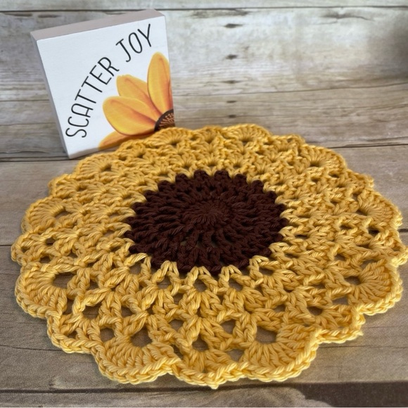 Lighter Yellow Crochet Sunflower Doily Handmade Scalloped Edges - Picture 1 of 3